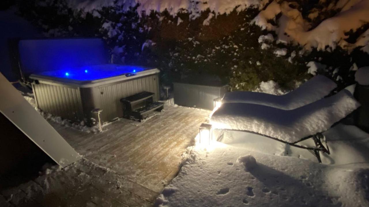 Au-Doux-Altic Chalet Romantique Avec Jacuzzi Et Sauna Métabief Buitenkant foto